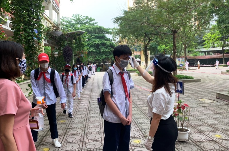 Quận Thanh Xuân: Lớp học chia đôi, chào cờ tại lớp trong ngày đầu học sinh trở lại trường - Ảnh 3