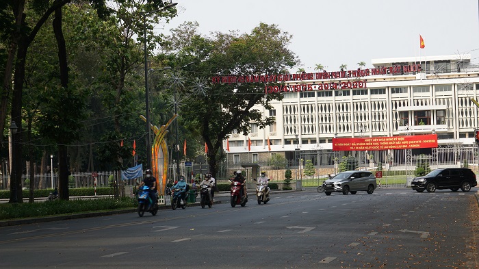 TP Hồ Chí Minh: Kết thúc 22 ngày cách ly xã hội người dân vẫn hạn chế đi lại - Ảnh 4
