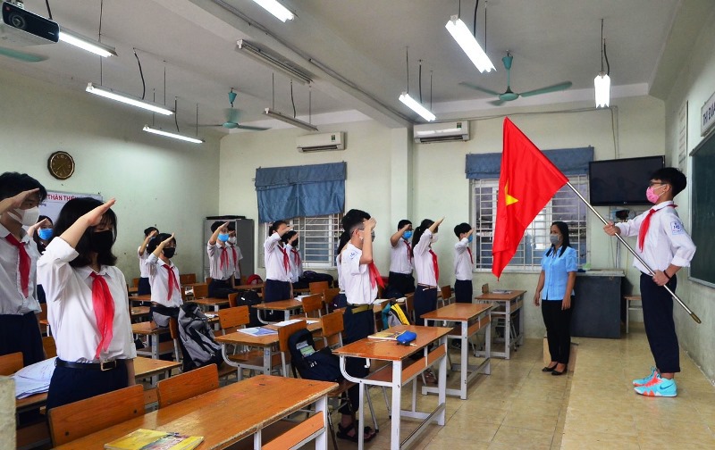 Quận Thanh Xuân: Lớp học chia đôi, chào cờ tại lớp trong ngày đầu học sinh trở lại trường - Ảnh 5