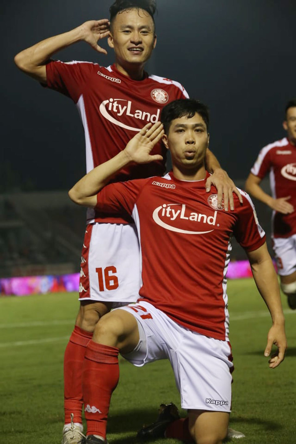 Vòng 5 V-League 2020: Công Phượng có bàn thắng đầu tiên, Hải Phòng và Quảng Nam tiếp tục "ngã ngựa" - Ảnh 1