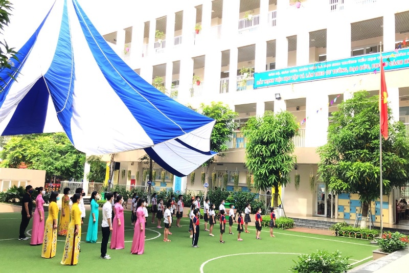 Chùm ảnh: Học sinh tiểu học, mầm non quận Thanh Xuân háo hức trở lại trường - Ảnh 6