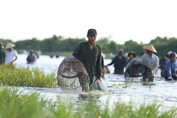 Hà Tĩnh: Khai hội đánh cá Đồng Hoa - Ảnh 1