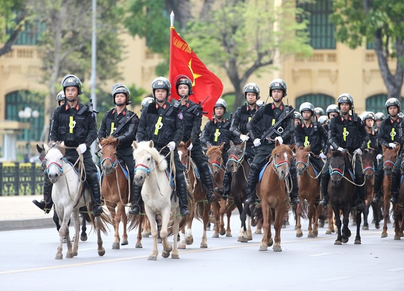 [Ảnh] Kỵ binh Cảnh sát cơ động diễu hành trên Quảng trường Ba Đình - Ảnh 5