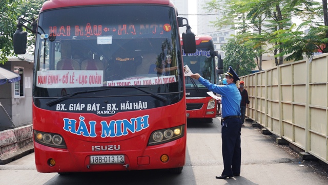 Hà Nội: Tuyên truyền kỹ, xử phạt nặng xe khách dịp nghỉ lễ 30/4 - Ảnh 1