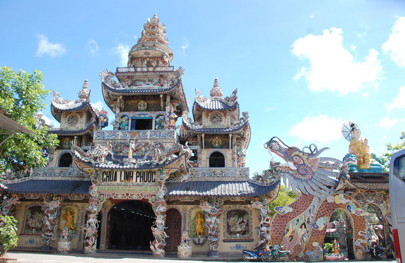 Vãn cảnh ngôi chùa lập 11 kỷ lục Việt Nam - Ảnh 1