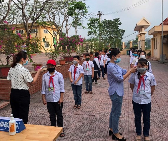 Học sinh thị xã Sơn Tây chính thức trở lại lớp học sau 3 tháng nghỉ chống dịch Covid-19 - Ảnh 4