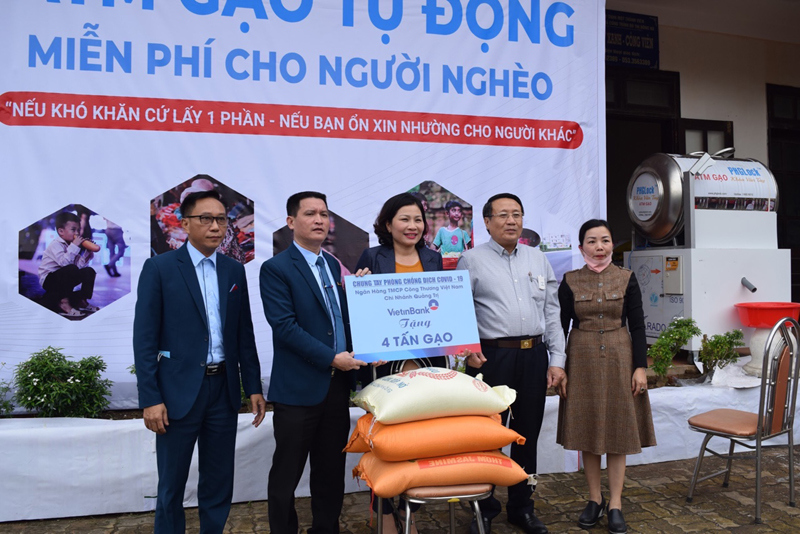 VietinBank triển khai “Ngân hàng gạo nghĩa tình” hỗ trợ người dân bị ảnh hưởng bởi dịch Covid-19 - Ảnh 1