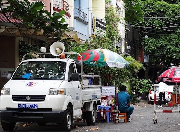 TP Hồ Chí Minh: Chính thức gỡ phong tỏa chung cư liên quan đến “bệnh nhân 92” bị tái nhiễm - Ảnh 1