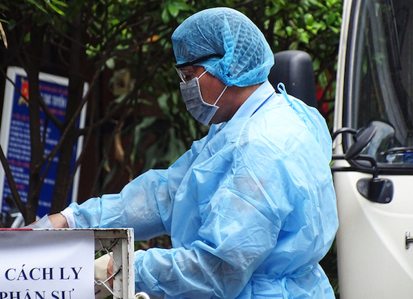 TP Hồ Chí Minh phong tỏa chung cư có bệnh nhân tái dương tính SARS-CoV-2 - Ảnh 1