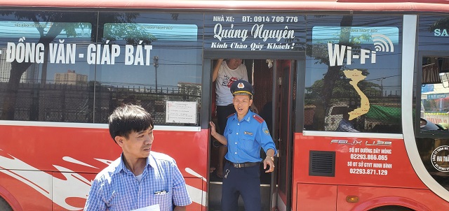 Thanh tra Giao thông ra quân kiểm tra xe khách khu vực quận Hoàng Mai - Ảnh 8
