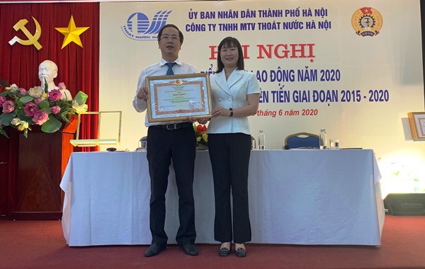 Công ty Thoát nước Hà Nội: Luôn bảo đảm nâng cao đời sống cán bộ, công nhân viên lao động - Ảnh 2