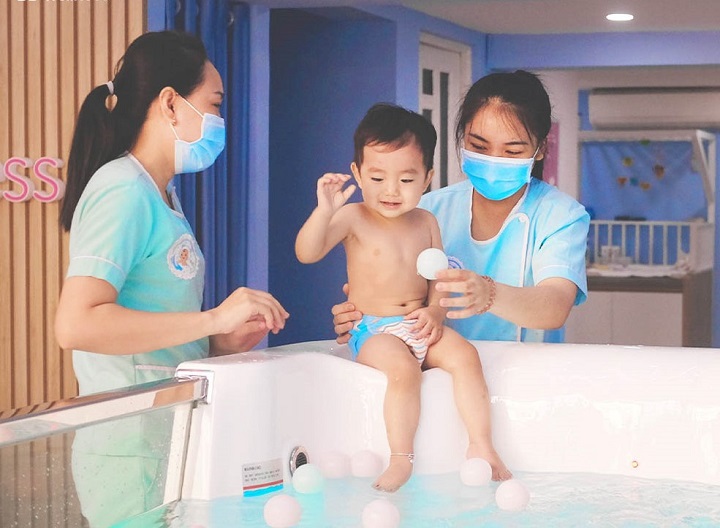 Hà Nội: Thời tiết nắng nóng, các bể bơi rục rịch mở cửa đón khách - Ảnh 4