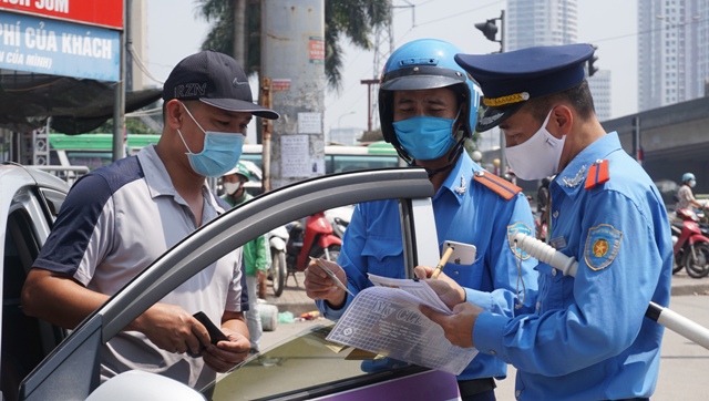 Hà Nội: Tuyên truyền kỹ, xử phạt nặng xe khách dịp nghỉ lễ 30/4 - Ảnh 6