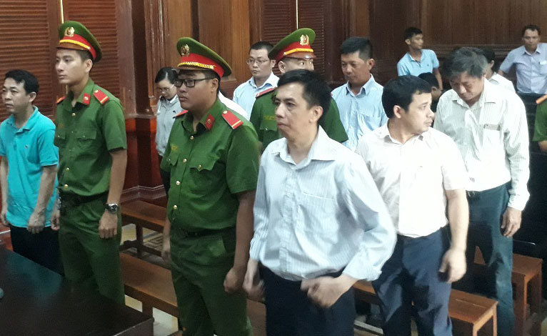 Khởi tố cựu Phó Cục trưởng Cục quản lý dược Nguyễn Việt Hùng - Ảnh 1