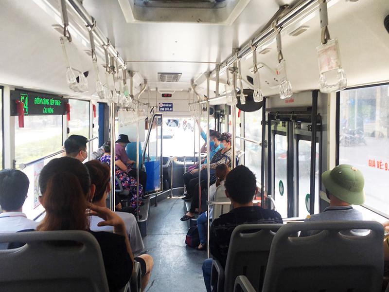 Hành khách có phải chen chúc khi xe buýt Hà Nội chỉ được chở tối đa 30 người? - Ảnh 7