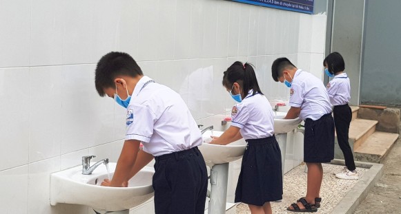 Ngày đầu trở lại trường của hơn 34.000 học sinh mầm non, tiểu học huyện Mê Linh - Ảnh 5