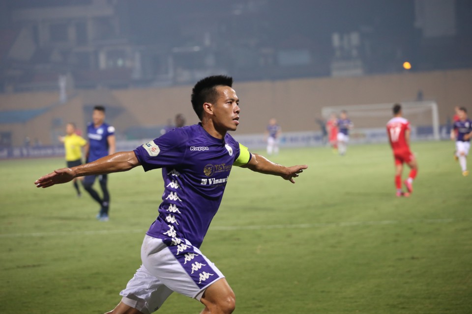 Hà Nội FC đánh bại HAGL với tỷ số cách biệt trên sân Hàng Đẫy - Ảnh 1