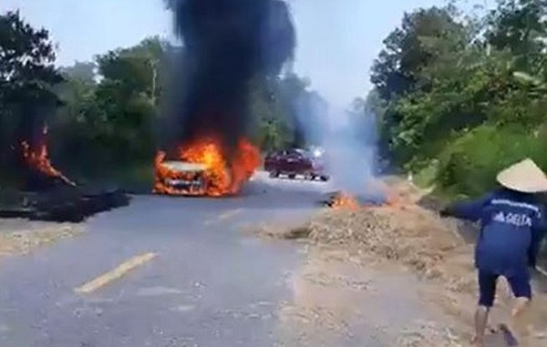 Nghệ An: Ô tô cháy trơ khung trên đường, tài xế bị bỏng nặng - Ảnh 1