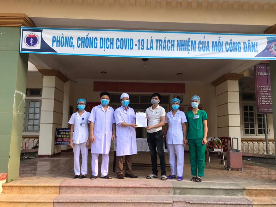 Bệnh nhân nhiễm Covid-19 cuối cùng ở Hà Tĩnh được công bố khỏi bệnh - Ảnh 2