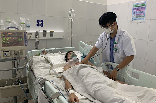 Bệnh viện Đà Nẵng cứu sống du khách đuối nước ngừng thở hơn 20 phút - Ảnh 1