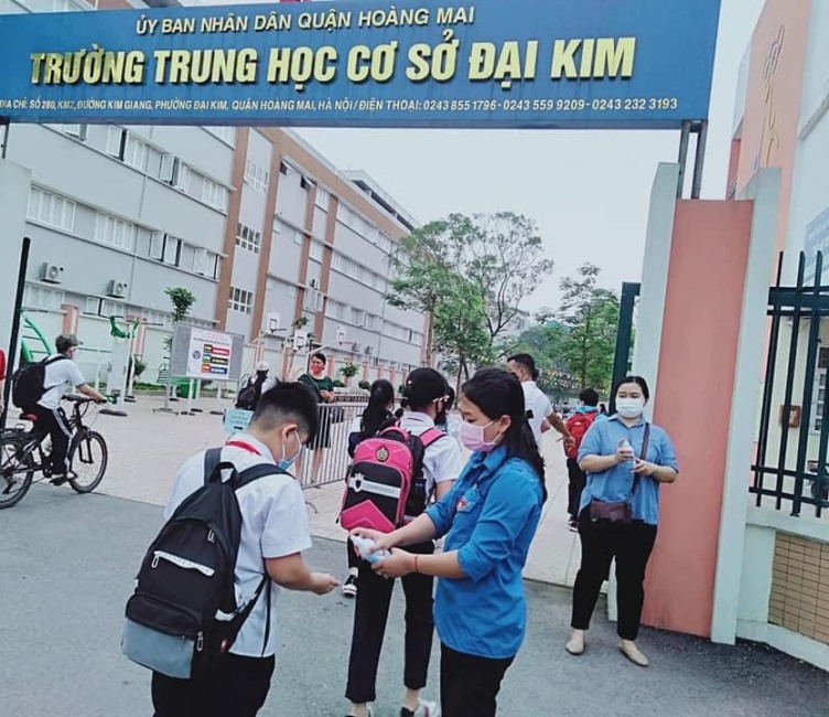 Quận Hoàng Mai: Thực hiện nghiêm quy định phòng dịch khi học sinh khi đi học trở lại - Ảnh 3