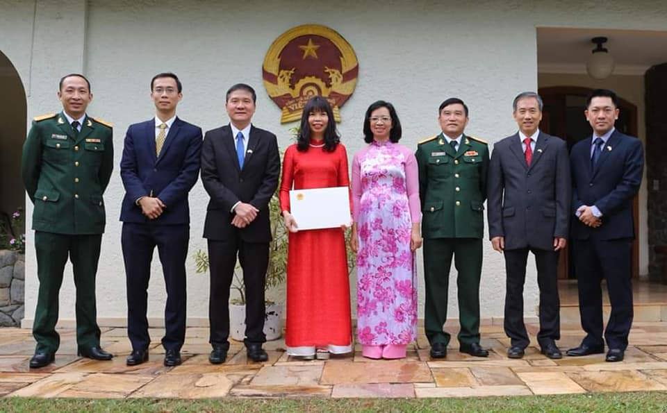 Đại sứ Phạm Thị Kim Hoa trình Ủy nhiệm thư lên Tổng thống Brazil Jair Bolsonaro - Ảnh 3