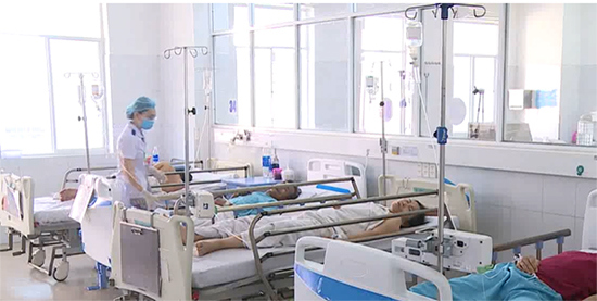 Vụ ngộ độc do ăn đồ chay ở Đà Nẵng: Số người nhập viện lên đến 222 người - Ảnh 1
