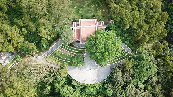 [Ảnh] Khu mộ bà Hoàng Thị Loan: Hài hòa cả vùng non nước Hồng Lam - Ảnh 2