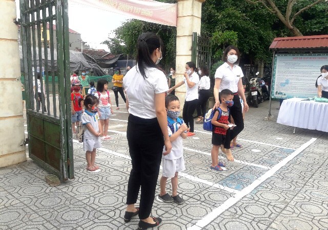 Ngày đầu trở lại trường của hơn 34.000 học sinh mầm non, tiểu học huyện Mê Linh - Ảnh 2