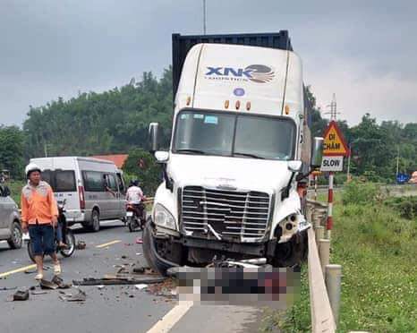 Tai nạn liên hoàn trên Quốc lộ 1A khiến 2 người thương vong - Ảnh 1