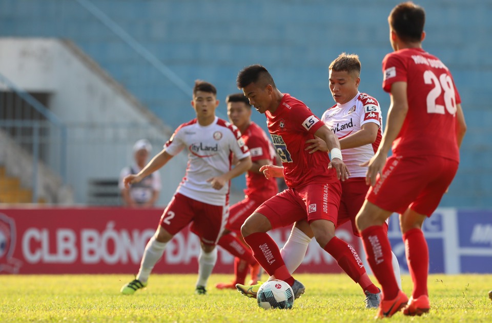 Vòng 3 V-League 2020: TP Hồ Chí Minh bị cầm chân, Nam Định ngã ngựa trên sân nhà Thiên Trường - Ảnh 1