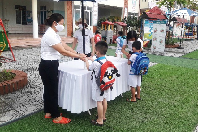 Ngày đầu trở lại trường của hơn 34.000 học sinh mầm non, tiểu học huyện Mê Linh - Ảnh 4