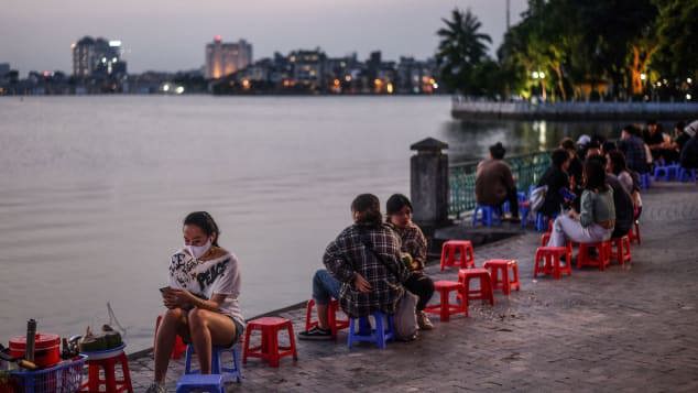 CNN: Việt Nam trở về nhịp sống bình thường, sẵn sàng mở cửa trở lại - Ảnh 2