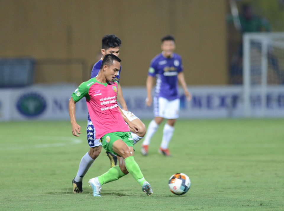 Vì sao Hà Nội FC đẩy Thành Chung lên đá tiền đạo trước Đồng Tháp? - Ảnh 1