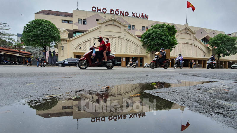 [Ảnh] Hà Nội: Hàng quán mở cửa trở lại sau 22 ngày giãn cách xã hội, khách còn thưa thớt - Ảnh 8