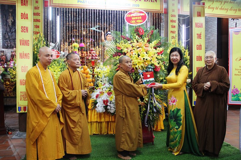 Lãnh đạo thành phố Hà Nội dự Đại lễ Phật đản 2020 tại chùa Bà Đá - Ảnh 2