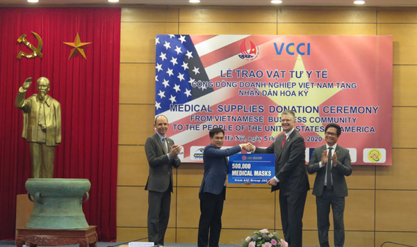 Doanh nghiệp Việt tặng nhân dân Mỹ 1,3 triệu khẩu trang chống Covid-19 - Ảnh 2