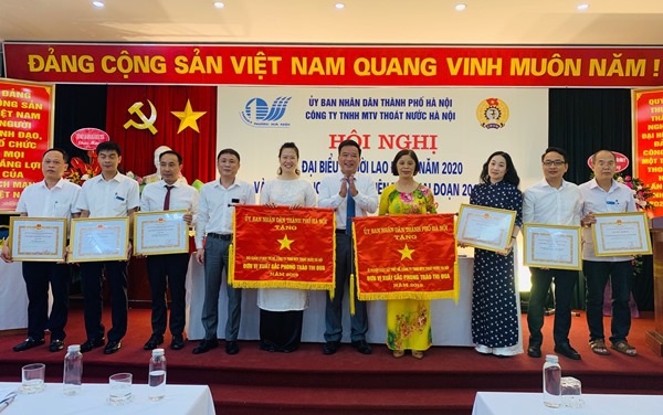 Công ty Thoát nước Hà Nội: Luôn bảo đảm nâng cao đời sống cán bộ, công nhân viên lao động - Ảnh 3