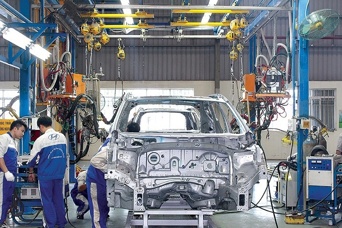 Thủ tướng đồng ý giảm 50% lệ phí trước bạ ô tô sản xuất trong nước - Ảnh 1
