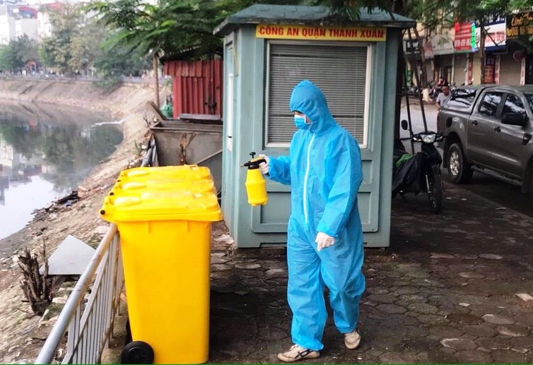Chuyện thu gom, xử lý rác thải y tế ở Thanh Xuân - Ảnh 1