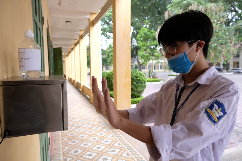 Hình ảnh ấn tượng học sinh Hà Nội trở lại trường sau 3 tháng nghỉ chống dịch Covid-19 - Ảnh 20