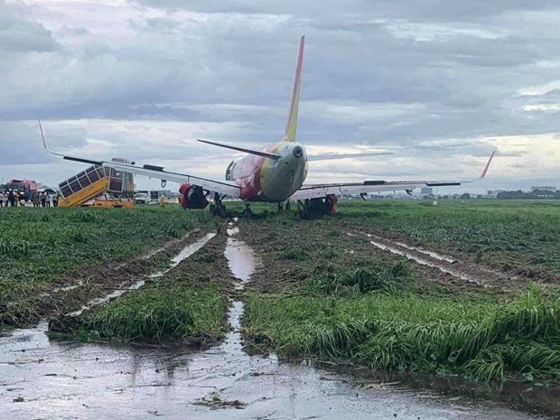 Sân bay Tân Sơn Nhất hoạt động trở lại sau sự cố máy bay trượt khỏi đường băng - Ảnh 1