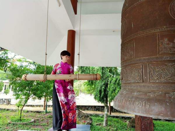 Đoàn đại biểu TP Hà Nội thăm viếng Nghĩa trang liệt sỹ Tân Biên - Ảnh 2