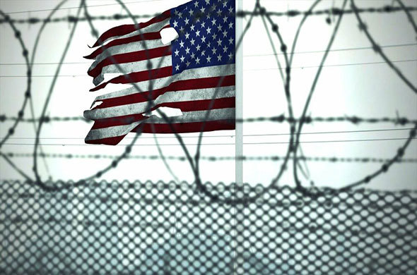 Bạo loạn ở Mỹ: Phong tỏa toàn bộ nhà tù liên bang lần đầu tiên sau  hơn 2 thập kỷ - Ảnh 1