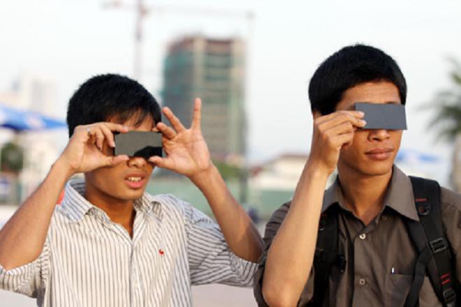 Hình ảnh đầu tiên về nhật thực hình khuyên hiếm gặp ở Hà Nội, Đà Nẵng, Hưng Yên - Ảnh 5