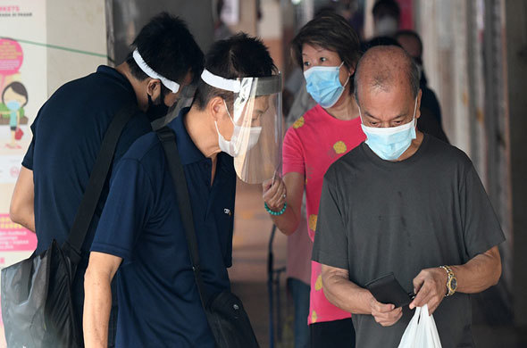 Thái Lan gia hạn tình trạng khẩn cấp quốc gia, Singapore có thêm gần 800 ca nhiễm Covid-19 - Ảnh 1