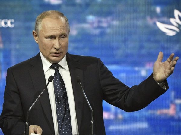 Tổng thống Putin tuyên bố tình trạng khẩn cấp quốc gia do tràn dầu ở vùng Siberi - Ảnh 1