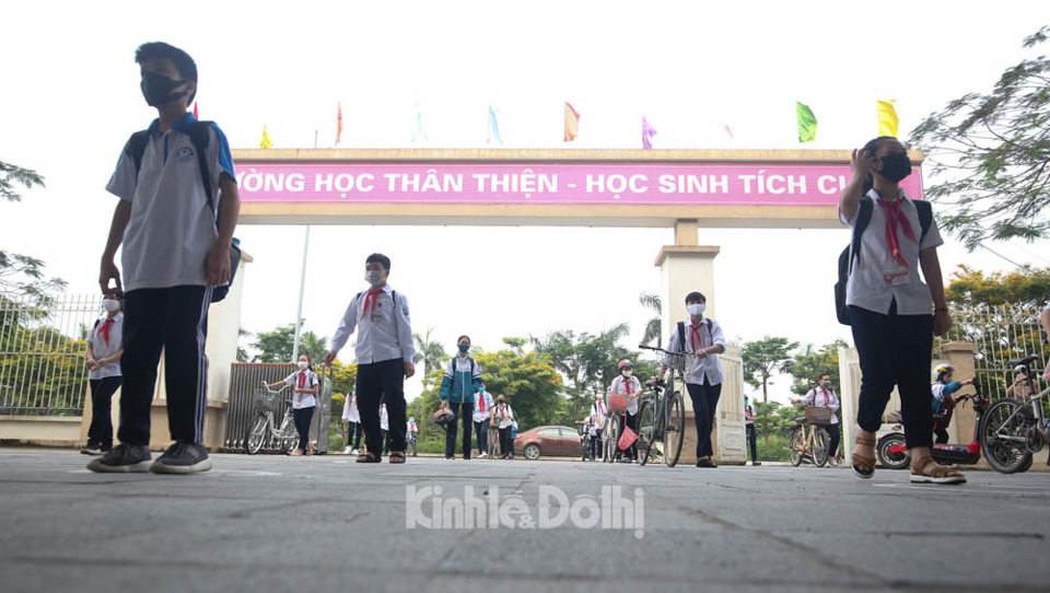 Hình ảnh ấn tượng học sinh Hà Nội trở lại trường sau 3 tháng nghỉ chống dịch Covid-19 - Ảnh 6