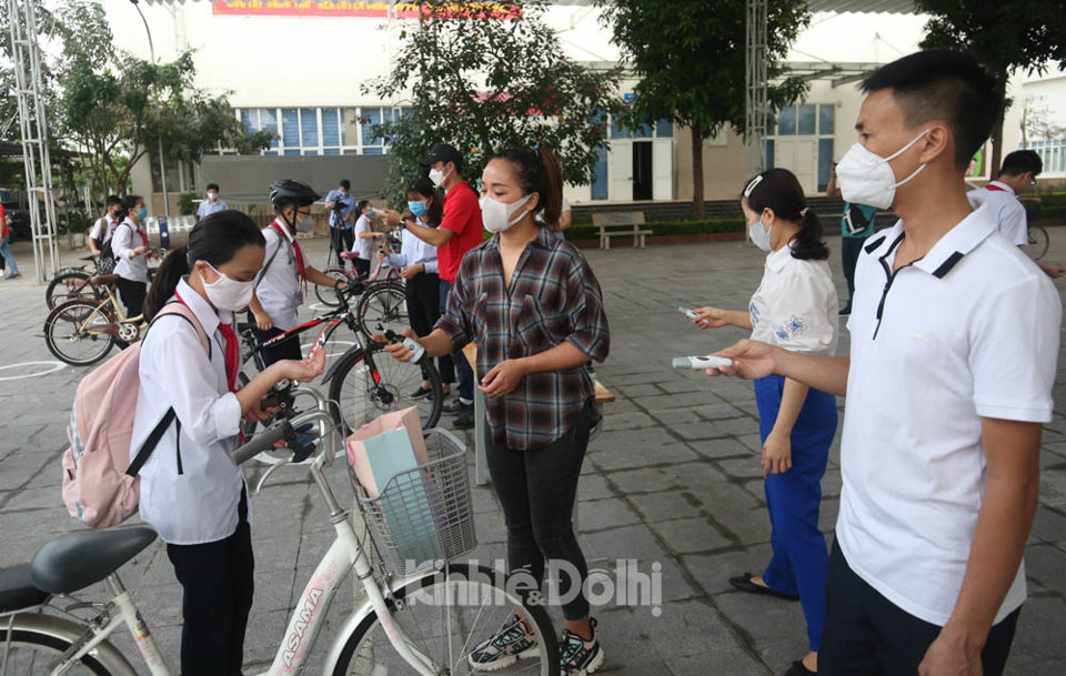 Hình ảnh ấn tượng học sinh Hà Nội trở lại trường sau 3 tháng nghỉ chống dịch Covid-19 - Ảnh 7