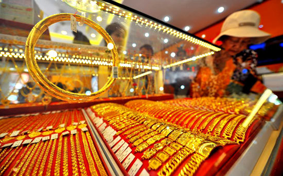 Giá vàng vọt tăng, vàng nhẫn tăng đến nửa triệu đồng/lượng - Ảnh 1